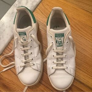 Adidas Stan Smith White with Green Highlight Women’s  Size 6.5 Tennis Shoes